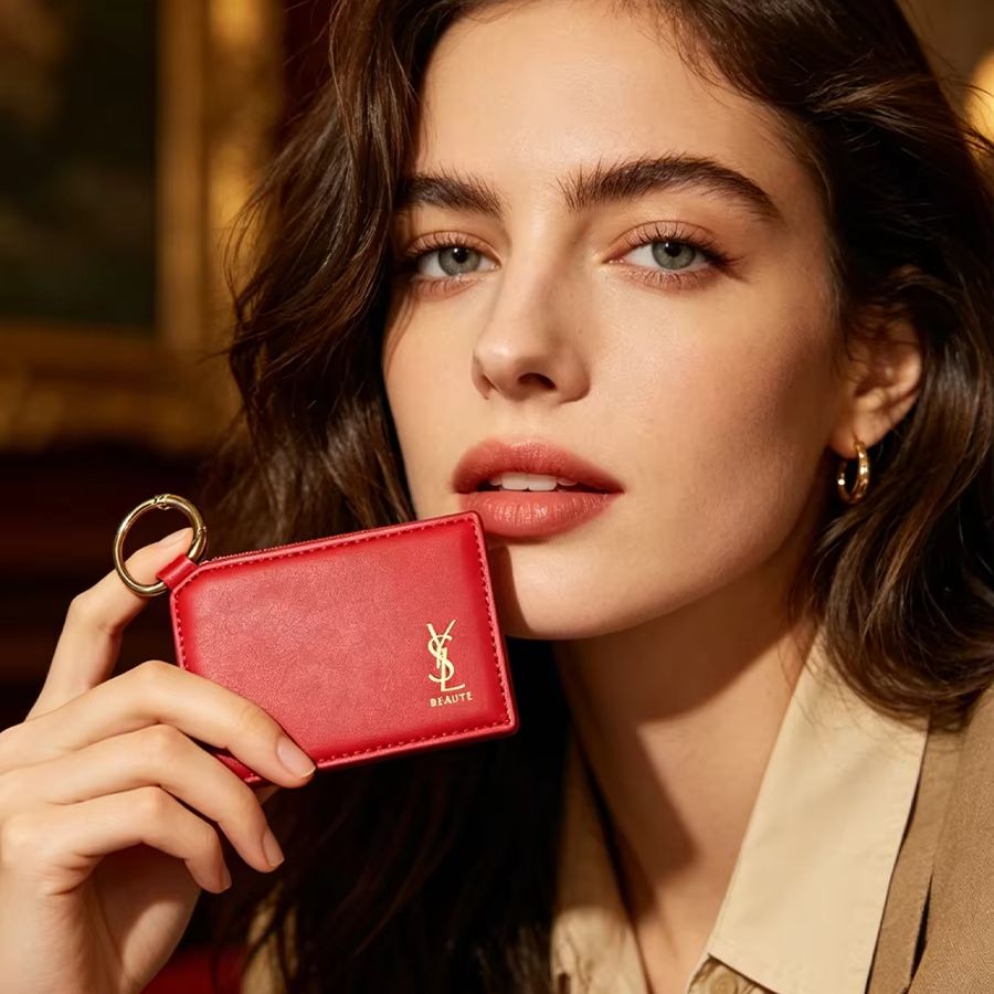 Borsa Yves Saint Laurent YSL i - Ysl Beauty Makeup recensione e prezzo